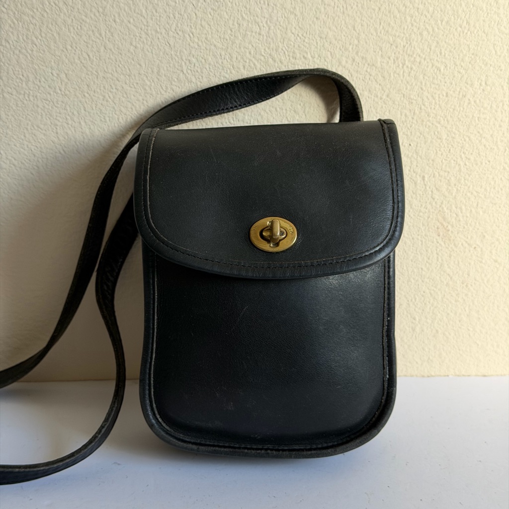 Vintage Coach Small Sidepack #9978 In Black Glove-Tanned Leather
